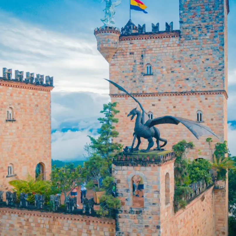 TOUR LAMAS NATIVA - CASTILLO