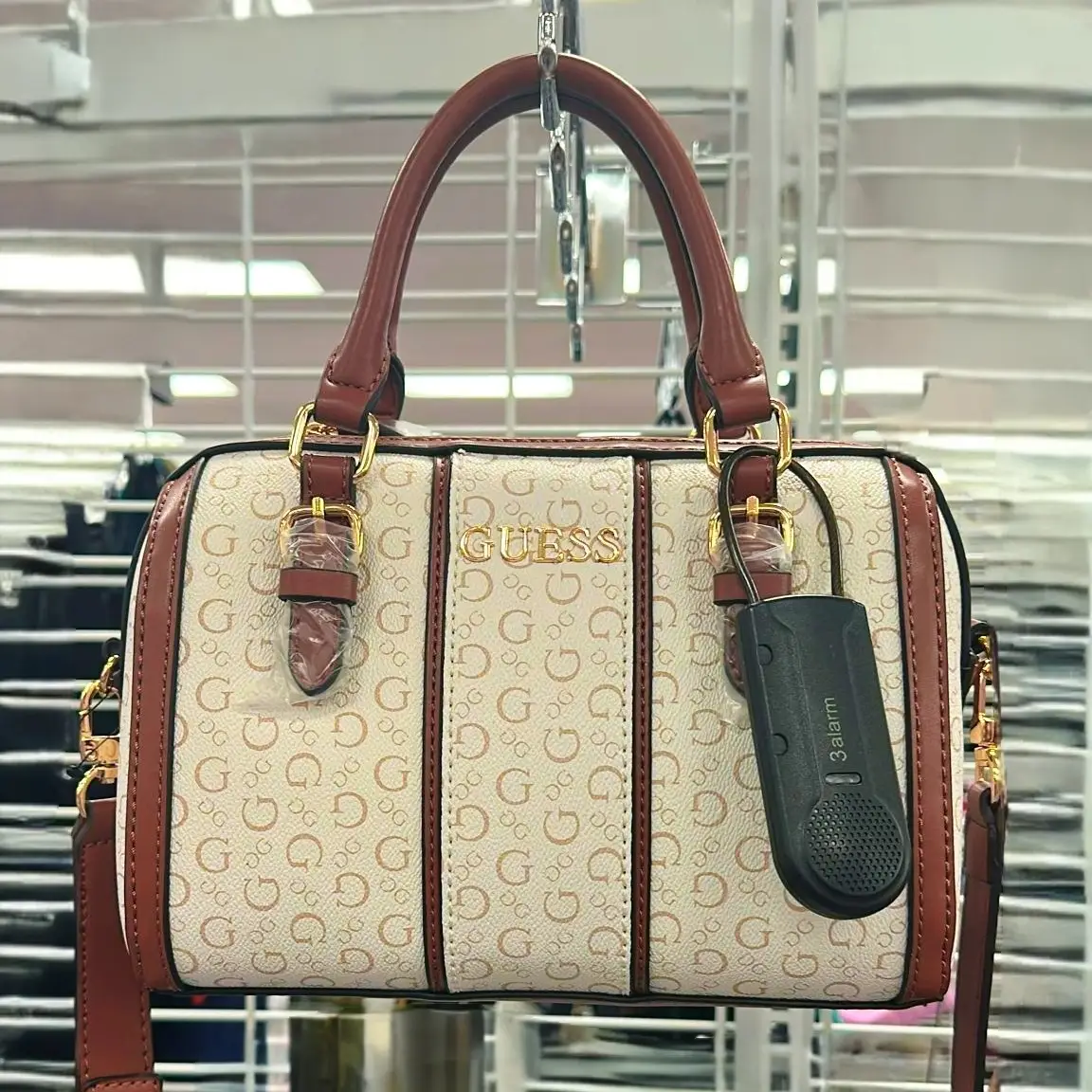 Totte Guess cierre completo